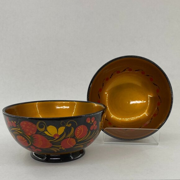 Khokhloma Hand Painted Strawberries Black/Gold Wood Lacquered Bowl Set & Ladles - Picture 3 of 16